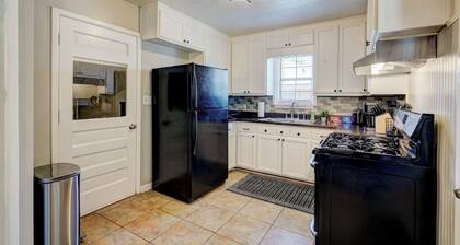 Midwest City Retreat • Minutes to Tinker & Downtown