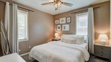 3 Schlafzimmer, Bügeleisen/Bügelbrett, Internetzugang, Bettwäsche