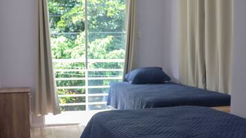 4 dormitorios, tabla de planchar con plancha, wifi gratis y ropa de cama