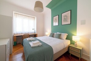 4 soverom, strykejern/-brett, reiseseng for barn og wi-fi (inkludert)