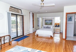 4 عدّة غرف نوم وواي فاي وملاءات أسرّة