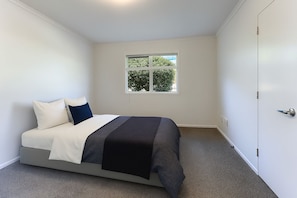 2 bedrooms, iron/ironing board, Internet, bed sheets