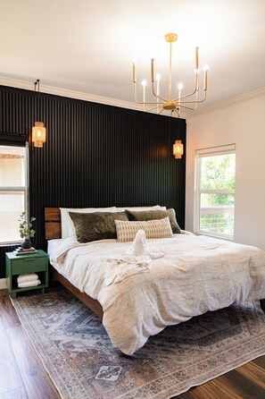 3 slaapkamers, een strijkplank/strijkijzer, wifi, beddengoed