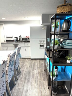 Fridge, microwave, oven, coffee/tea maker