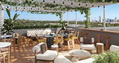 14 Guests at The Code by Avantstay South Lamar Stay Steps to Zilker Resort Amenities + Pool