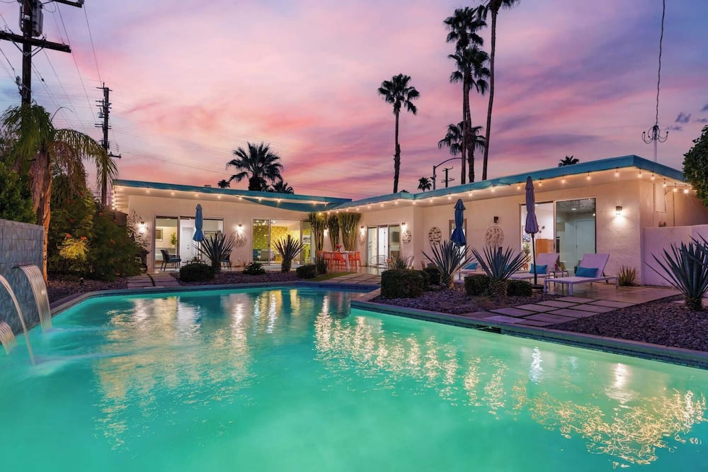Vibrant Palm Springs Getaway w/ Pool, BBQ & Modern Design Taylor House by Avantstay - Palm Desert