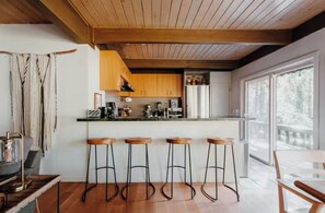 Interior - Timber Creek Retreat /River /HotTub /28mins to Ski (Goldbar)