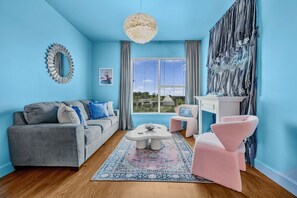 Smart-TV og musikkbibliotek