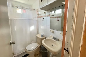 Comfort Studio, Balcony, City View | Bathroom