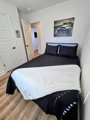 3 soverom, strykejern/-brett, wi-fi og sengetøy