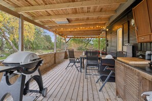 Outdoor dining - Cozy seaside cottage on Sejerø (Sejerø)