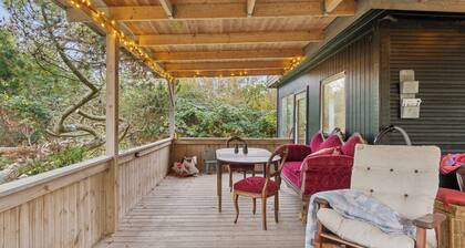 Cozy seaside cottage on Sejerø