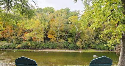 Riverfront getaway peaceful retreat