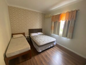 4 makuuhuonetta, silitysrauta/-lauta, internet, vuodevaatteet