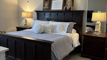 3 bedrooms, iron/ironing board, WiFi, bed sheets