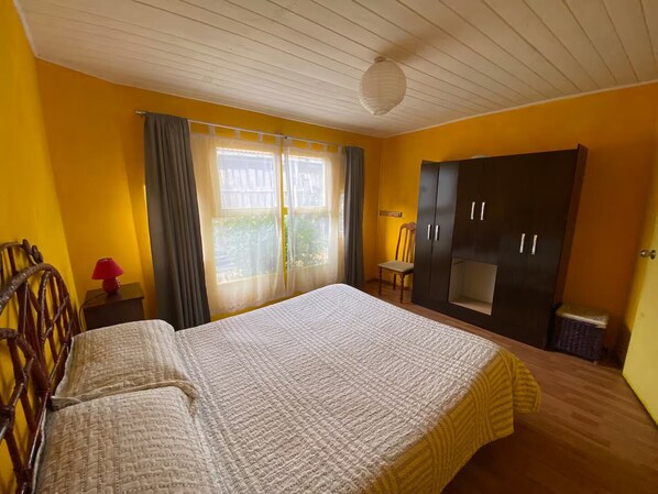 3 habitaciones, wifi gratis, ropa de cama y acceso para silla de ruedas 