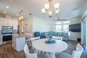 Interior - Modern Canal-Front Home with 35' Seawall, Bikes, Grill & Community Amenities (Cudjoe Key)