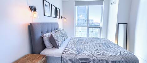 Comfort Suite, Partial Lake View | Hypo-allergenic bedding, down comforters, laptop workspace