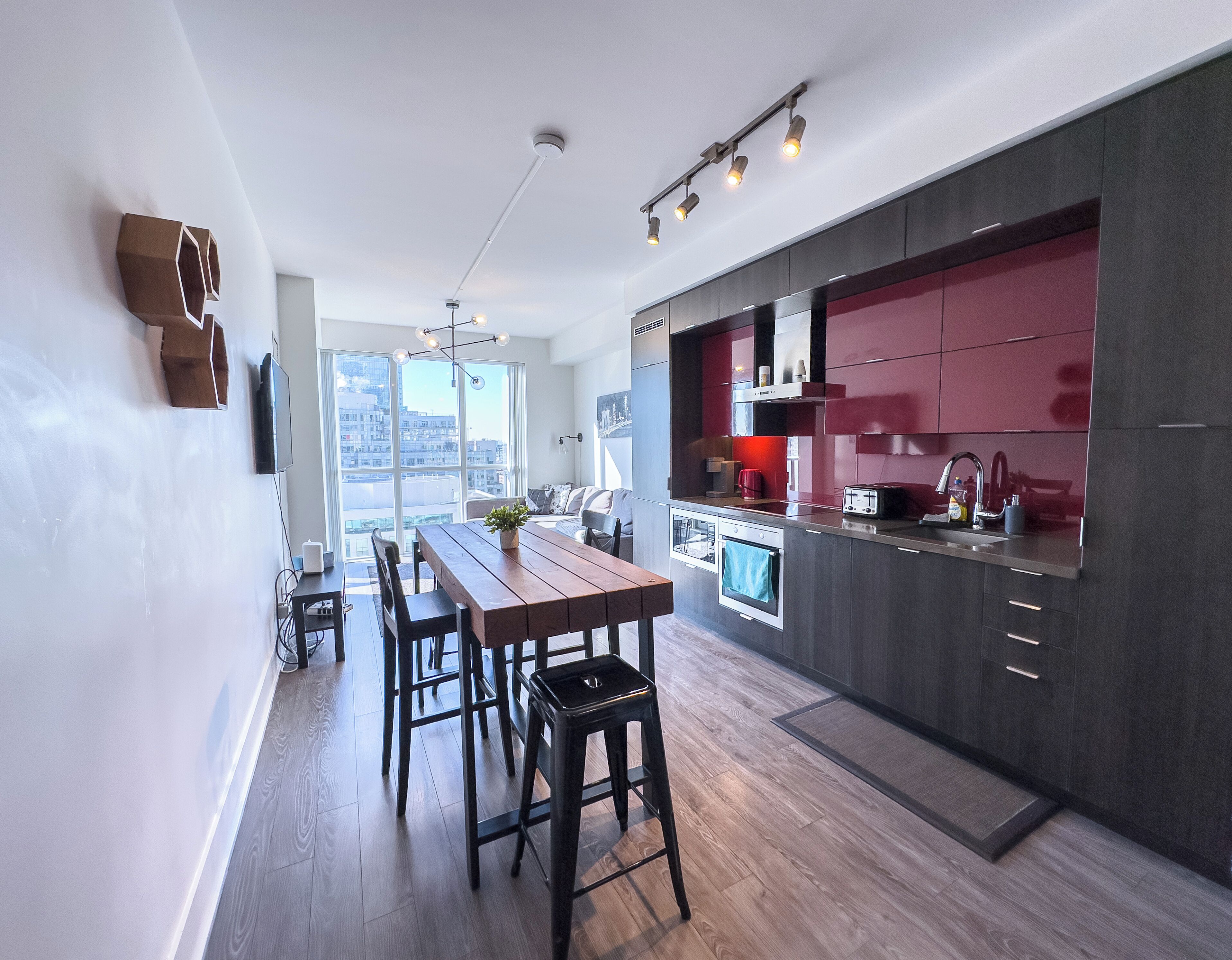 Comfort Suite, Partial Lake View | In-room dining