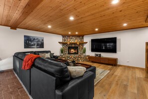 Smart TV, fireplace, offices