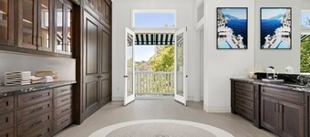 Luxurious Beverly Crest Resort in Beverly Hills 90210 Private Road