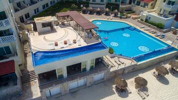 Vista frontal de la propiedad