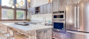 Snow Creek 1554 - Ski-in/Ski-out + Pool & Hot Tub