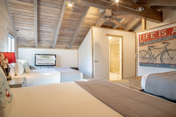 3 bedrooms, desk, iron/ironing board, free WiFi