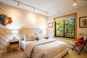 2 عدّة غرف نوم ومكتب ومكواة/لوح كي وواي فاي مجانًا