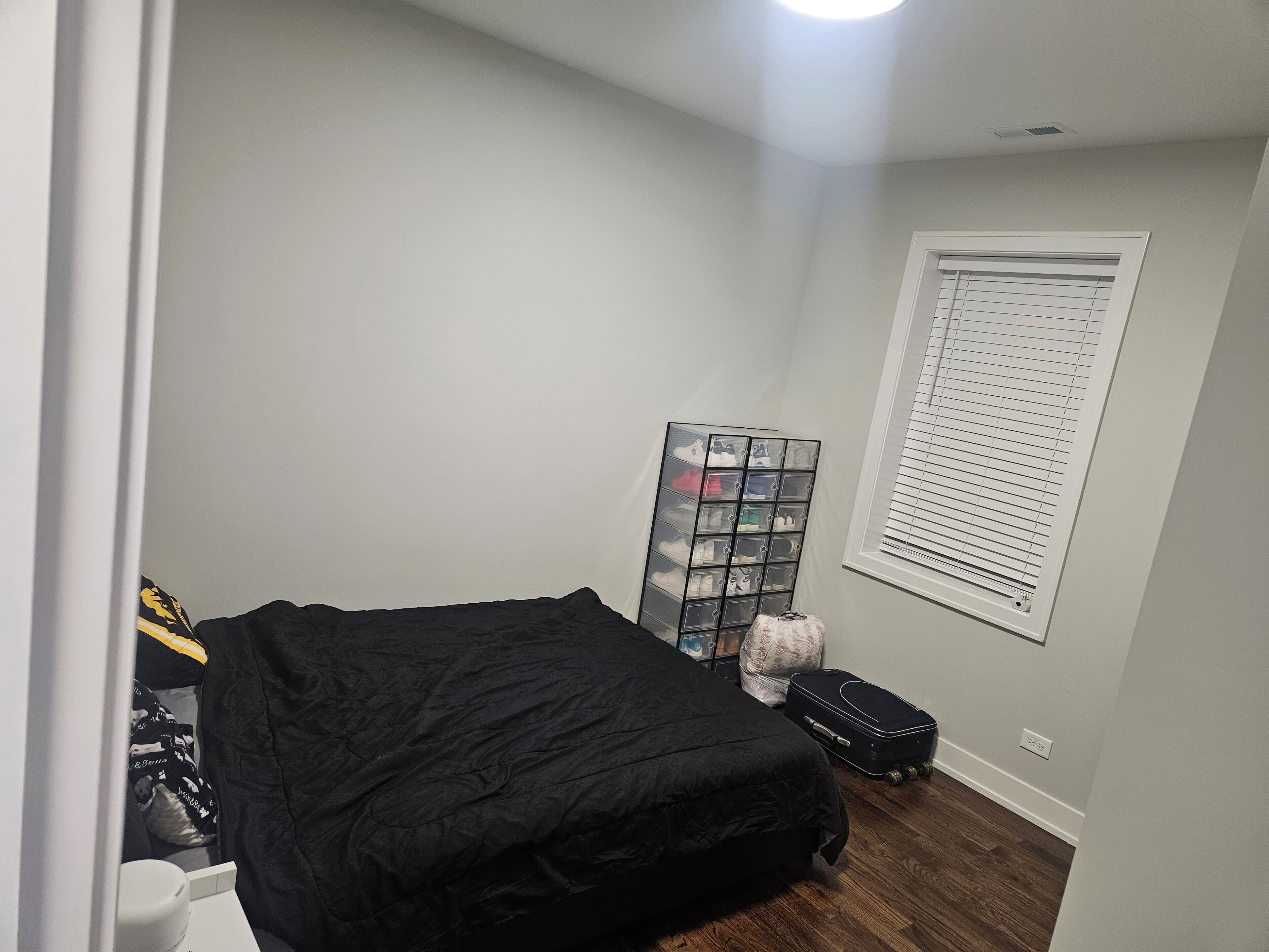 2 bedrooms, iron/ironing board, WiFi