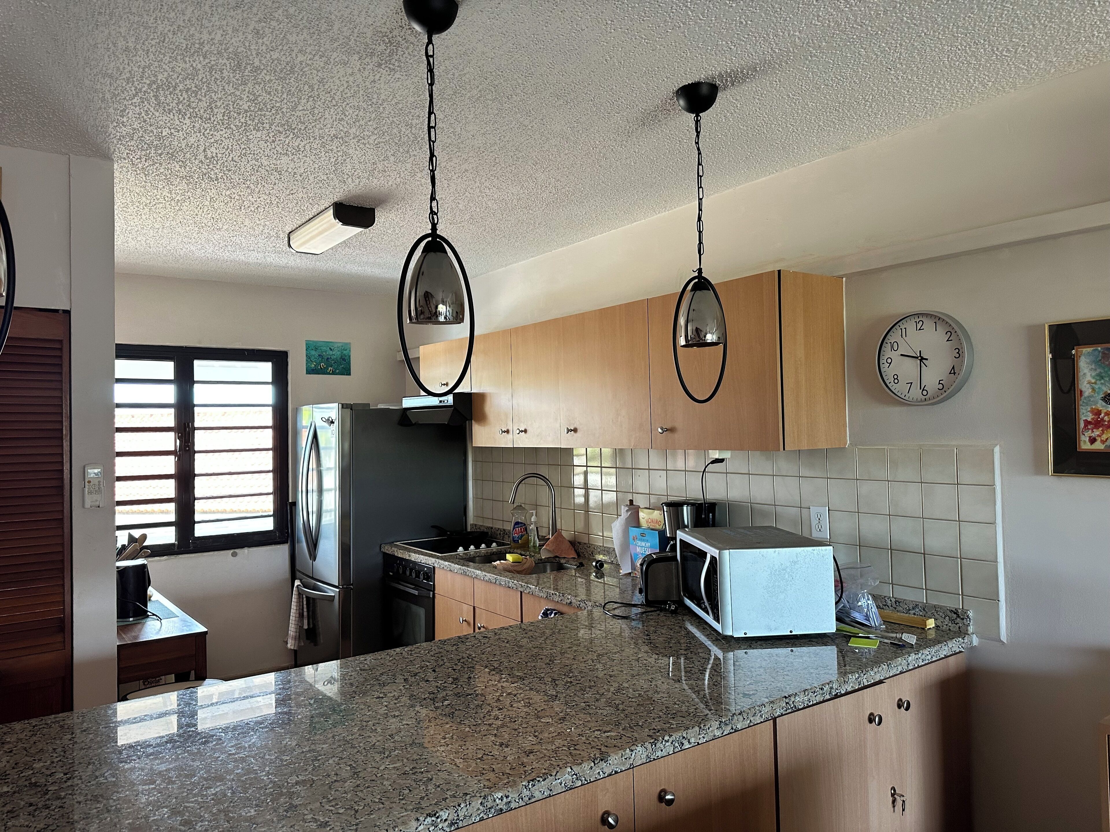 Micro-ondes, four, plaque de cuisson, lave-vaisselle