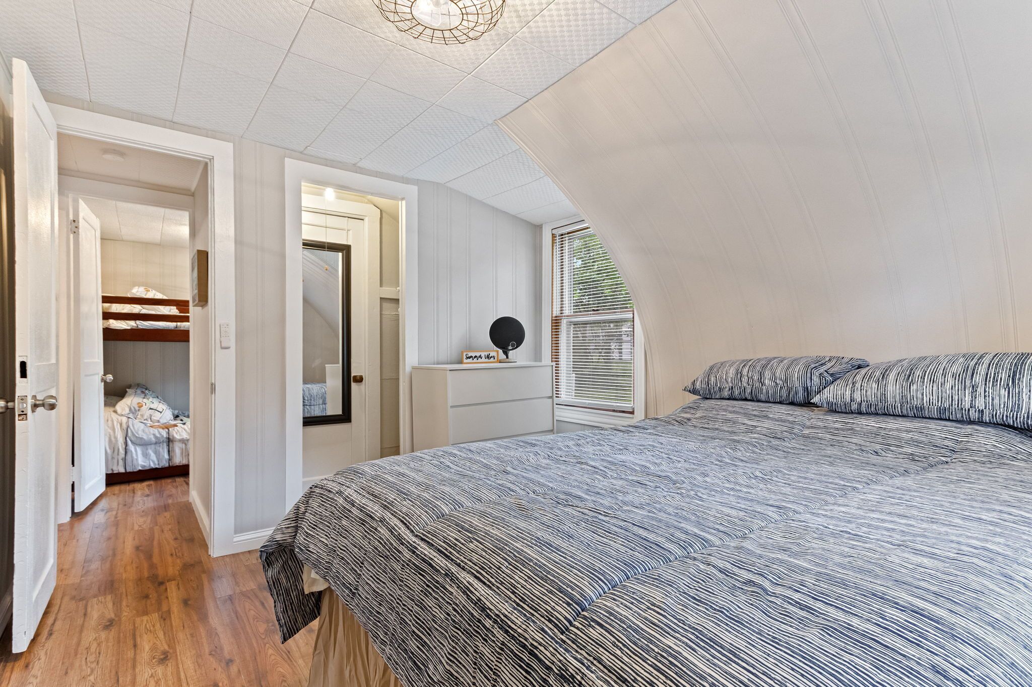 3 chambres, fer et planche à repasser, accès Internet, draps fournis