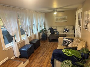 Smart-TV, peis, fotballspill og bordtennis