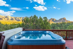 Outdoor spa tub - Casa Del Sol | BBQ, Firepit & Hot Tub with Views (Sedona)