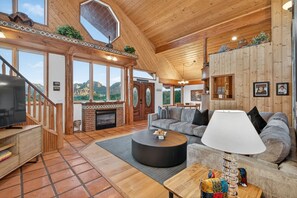 TV, fireplace