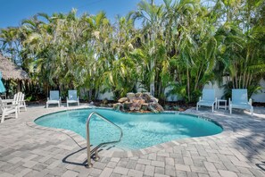 Et oppvarmet basseng