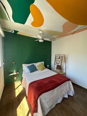 6 bedrooms, iron/ironing board, WiFi, bed sheets