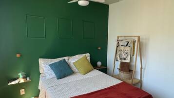 6 quartos, ferros/tábuas de passar roupa, Wi-Fi, roupa de cama