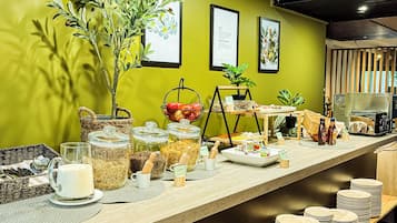 Free daily continental breakfast