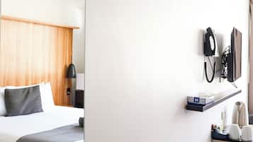 Habitación estándar con 1 cama matrimonial o 2 individuales | Cortinas blackout, wifi gratis y ropa de cama