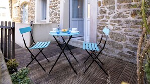 Outdoor dining - Le Nid de Cancale by Interhome (Cancale)
