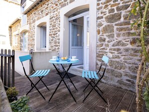 Outdoor dining - Le Nid de Cancale by Interhome (Cancale)