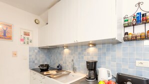 Fridge, microwave, oven, dishwasher - Le Nid de Cancale by Interhome (Cancale)