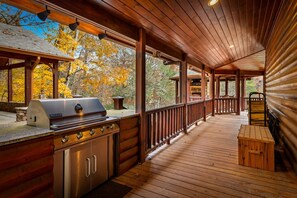 Terrace/patio - The Bears & Bees Lodge - Lake View | Outdoor Fireplace | Hot Tub (Blue Ridge)