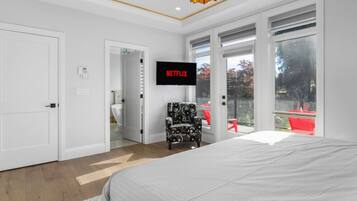 4 bedrooms, desk, iron/ironing board, WiFi