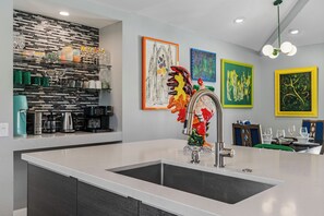Fridge, microwave, oven, stovetop - Desert Gem - Bold Design, Poolside Fun, Spa, BBQ & Views (Palm Springs)