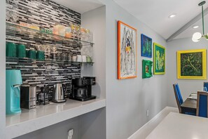 Dining - Desert Gem - Bold Design, Poolside Fun, Spa, BBQ & Views (Palm Springs)