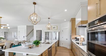 10 Sea Front Lane, Brand New, Oceanfront, Dogs OK, Pool, Views, Elevator
