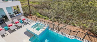 10 Sea Front Lane, Brand New, Oceanfront, Dogs OK, Pool, Views, Elevator