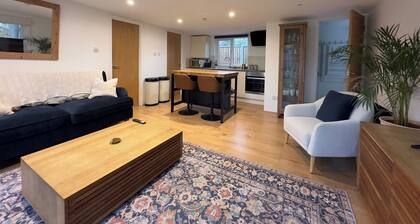 Little Foxwood - Garden Lodge with Sauna